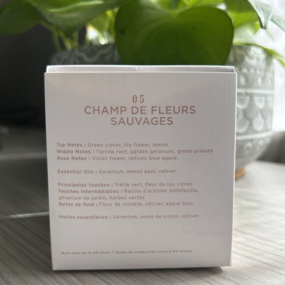 NEW VOY Fragrance Wildflower Meadow Candle Floral Green Spring Soy Vegan Gift - Picture 4 of 7